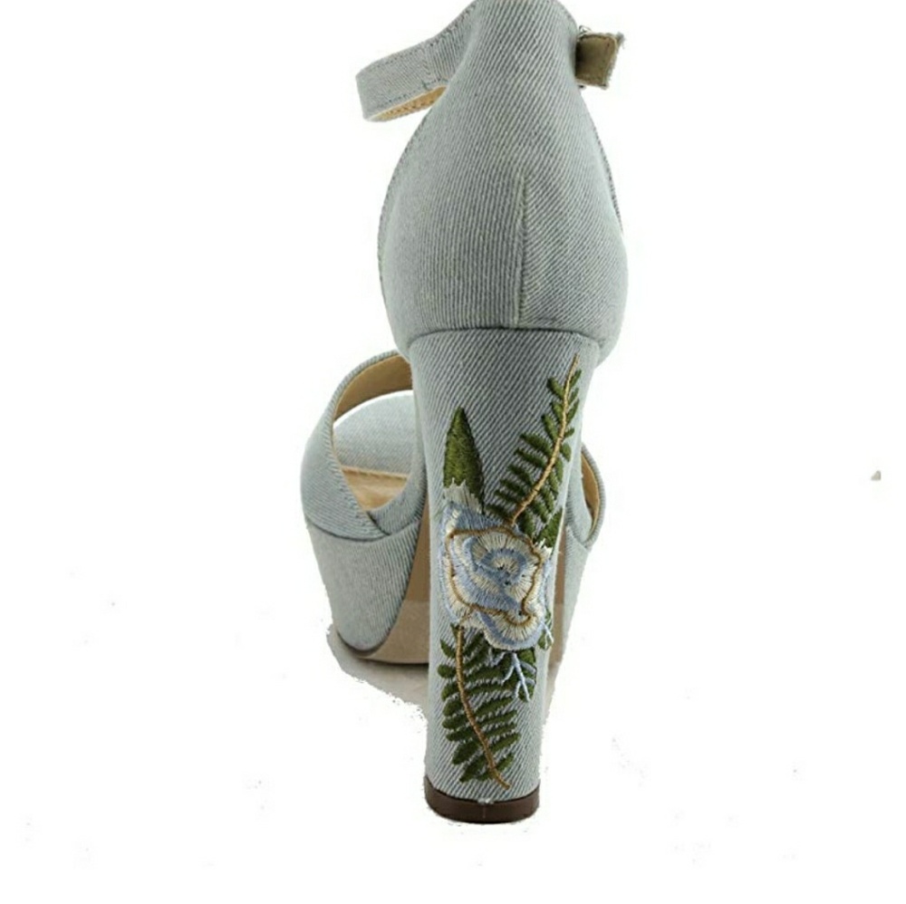 Women's Size 6.5 Jacobies Sandals
